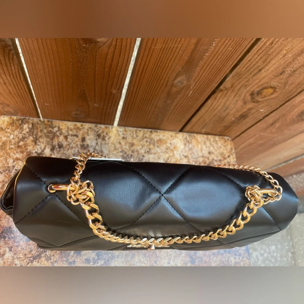 Badgley Mischka Quilted Big Chain Crossbody Bag - Picture 5 of 14